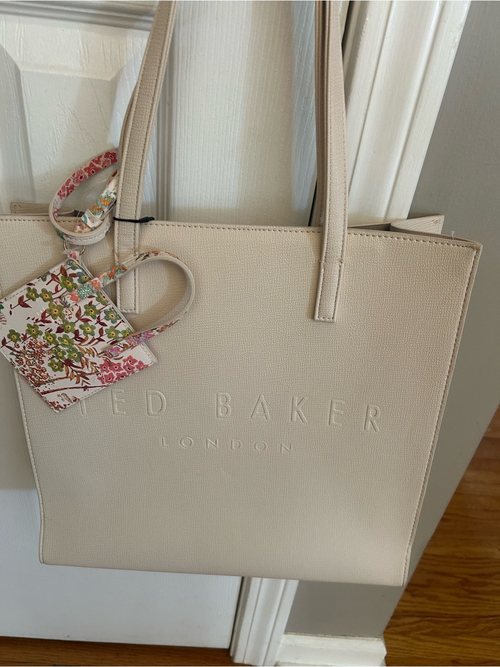 Ted Baker London NWT ICON Tote Off White With Purse Charm/Card Holder